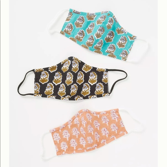 ANTHRO 3 PK REVERSIBLE COTTON MASKS/SANITIZER NEW - Picture 2 of 12